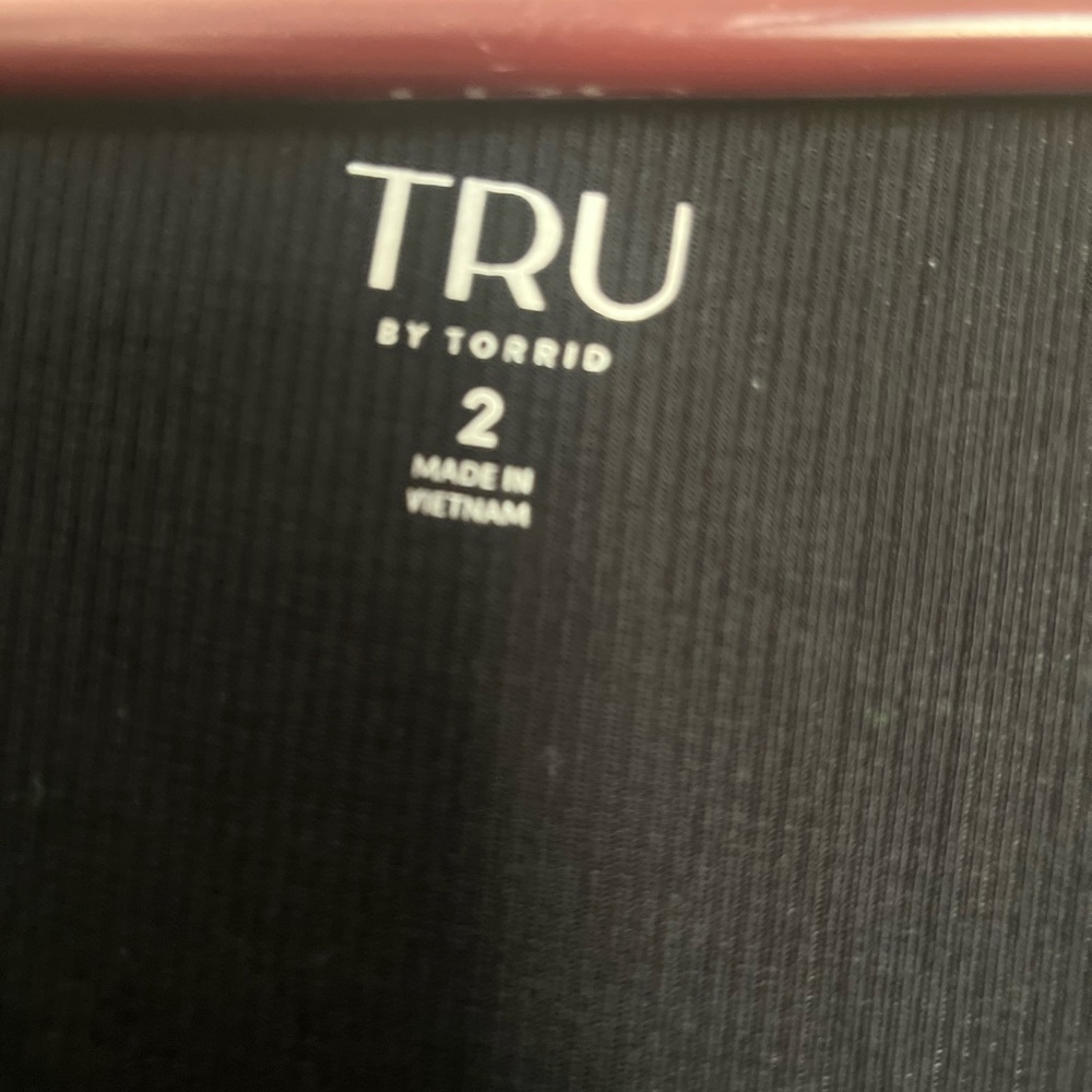 Torrid NWT TRU Black short sleeve shirt. 2 - Picture 3 of 5